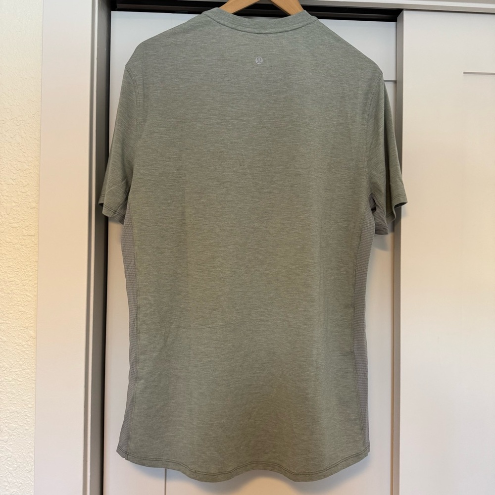lululemon athletica Grey Short Sleeve Tee - Picture 4 of 6